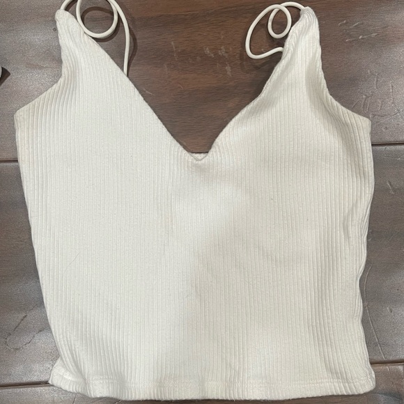 Abercrombie and Garage Tank Top Lot - Picture 4 of 7
